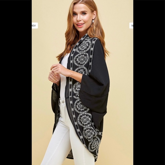 Embroidered Black and White Border Kimono - Picture 6 of 11